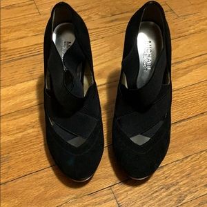 Micheal Kors criss cross black suede pumps